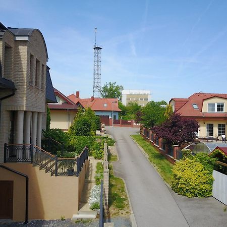 Villa Homestay Nad Helmrovkou Прага Екстериор снимка
