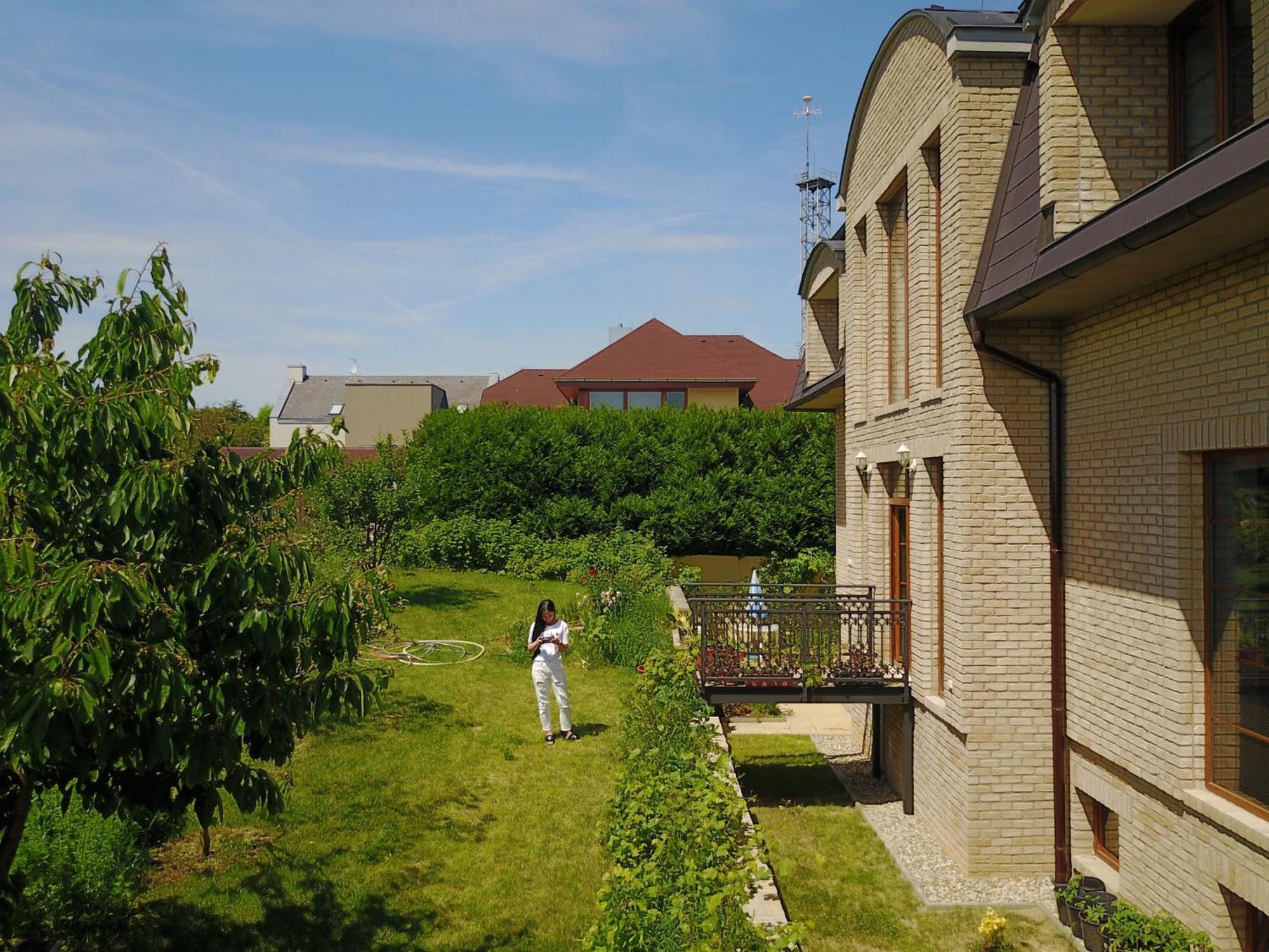 Villa Homestay Nad Helmrovkou Прага Екстериор снимка